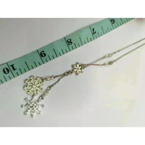 Avon Snowflake Bundle Necklace NWT Earrings Silver Tone Rhinestones Jewelry Set - Picture 5 of 7